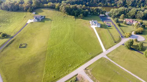 935 Lakeside Dr, Lancaster, KY 40444
