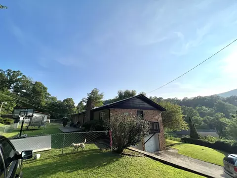 527 Tunnel Hill Rd, Baxter, KY 40806 photo 2