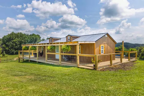 2040 Gaffney Rd, Crab Orchard, KY 40419