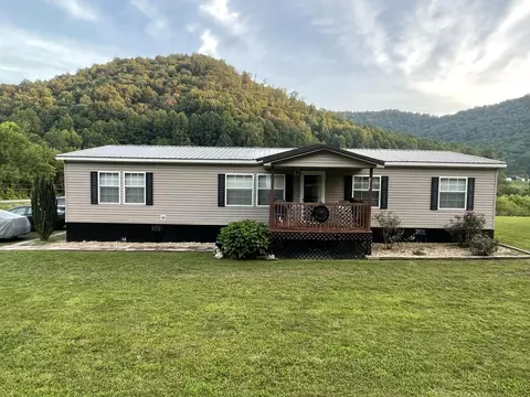 2738 Ky 718, Walker, KY 40997 photo 1