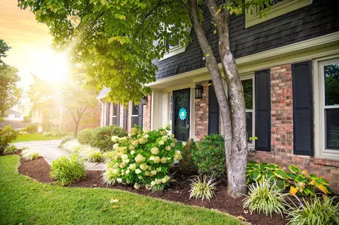 2053 Fort Harrods Dr, Lexington, KY 40513