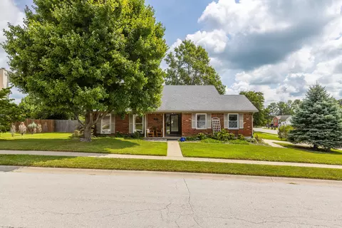 233 Chestnut Ln, Versailles, KY 40383