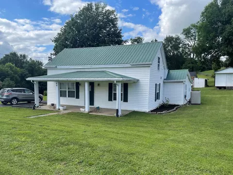 40 Cemetary St, Parksville, KY 40464