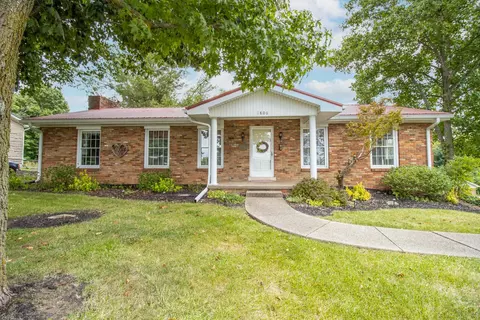 1806 Thatchers Mills Rd, Paris, KY 40361