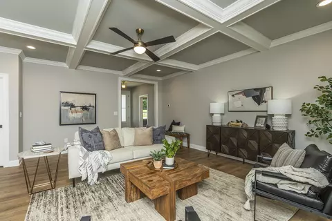Living - 606 Trinity Ln, Versailles, KY 40383 photo 6 of 7