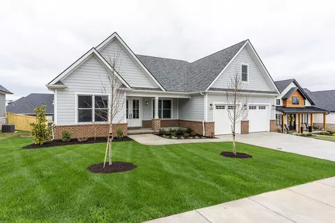 Exterior - 606 Trinity Ln, Versailles, KY 40383 photo 2 of 7