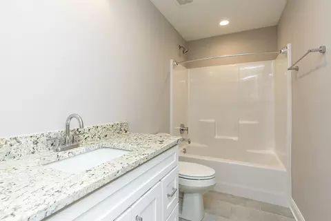 Bath - 606 Trinity Ln, Versailles, KY 40383 photo 10 of 10