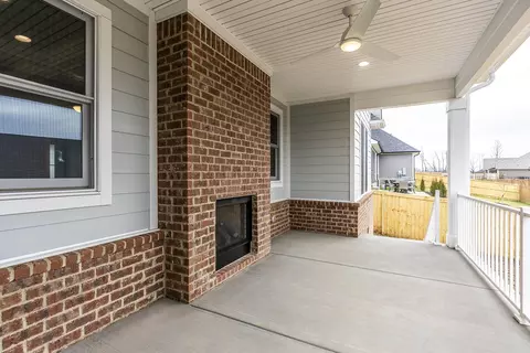 Exterior - 606 Trinity Ln, Versailles, KY 40383 photo 6 of 7