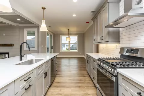 Kitchen - 606 Trinity Ln, Versailles, KY 40383 photo 6 of 7