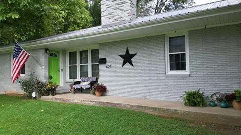 421 Young St, Columbia, KY 42728