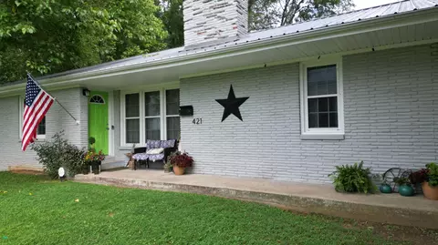 421 Young St, Columbia, KY 42728