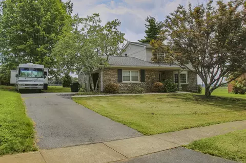 305 Cold Harbor Dr, Frankfort, KY 40601