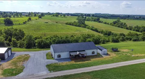 385 Clark Rd, Lancaster, KY 40444 photo 2