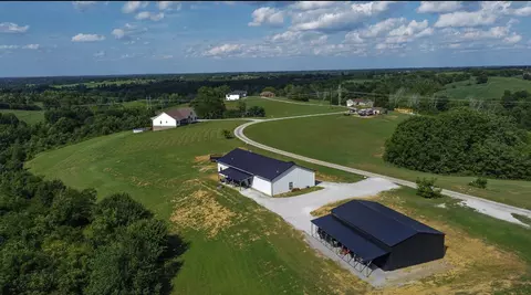 385 Clark Rd, Lancaster, KY 40444 photo 3