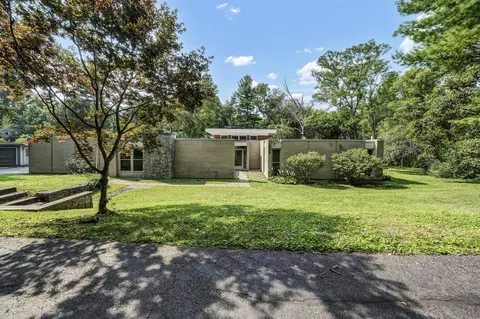 1525 Pine Meadow Ct, Lexington, KY 40504