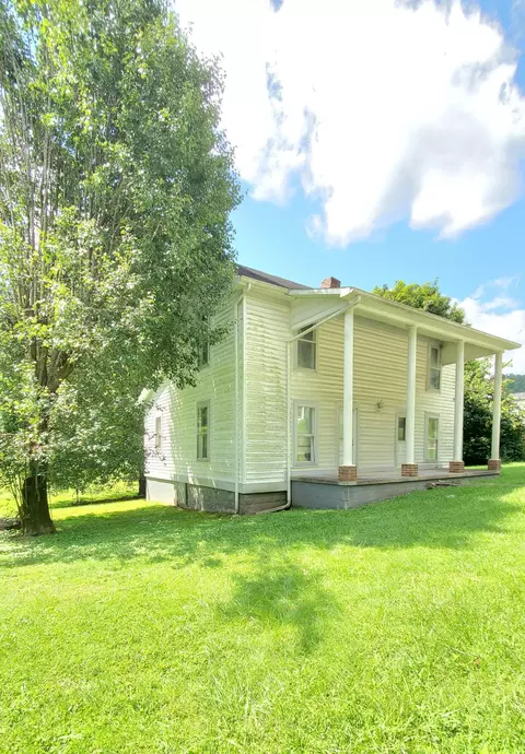 395 Main St, Mckee, KY 40447