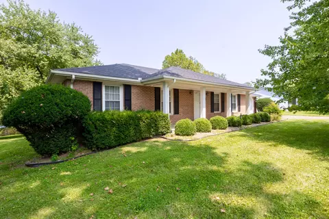 231 Blueridge Dr, Frankfort, KY 40601