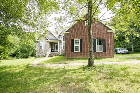 5095 Red Oak Ln, Mays Lick, KY 41055