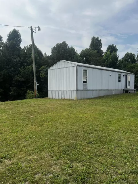 24 Cherry Hill Dr, Waynesburg, KY 40489