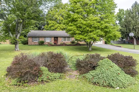 113 Cherrywood Drive Dr, Nicholasville, KY 40356