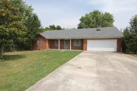 104 Seminole Ct, Lawrenceburg, KY 40342