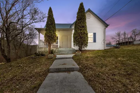 19 Democrat Hill Rd, Olive Hill, KY 41164