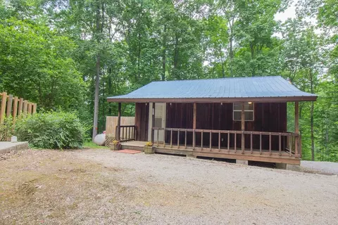 321 Midnight Pass Rd, Wellington, KY 40387