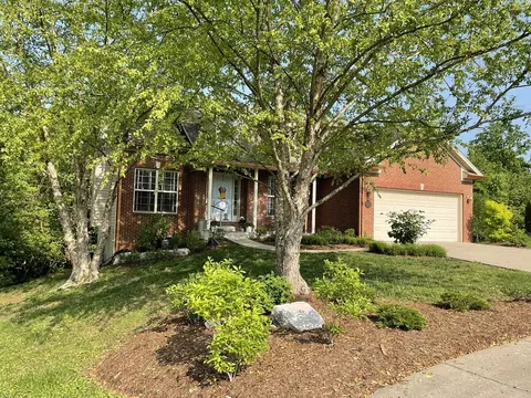 107 Furlong Ct, Frankfort, KY 40601