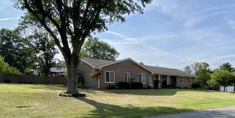 318 Clearbrook Dr, Danville, KY 40422
