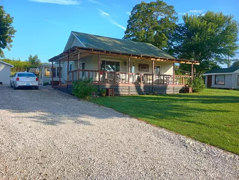 3057 Chestnut Grove Rd, Brodhead, KY 40409