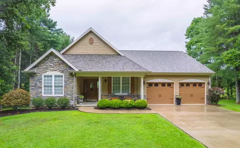 422 Lakeshore Drive Dr, Russell Springs, KY 42642