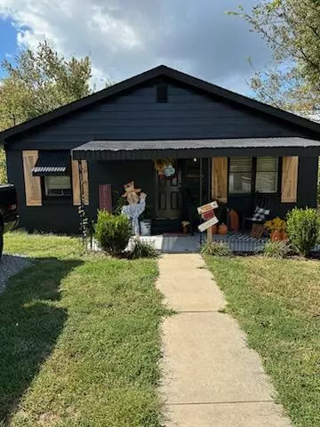 102 Ridgeway Dr, Lancaster, KY 40444