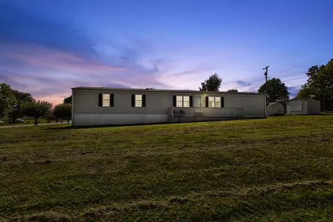 47 Oaklawn Dr, Sharpsburg, KY 40374