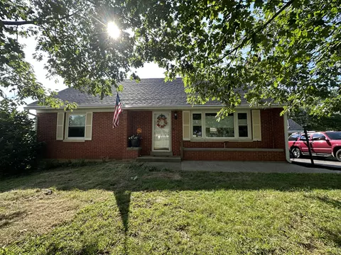 3035 Lynnwood Dr, Paris, KY 40361