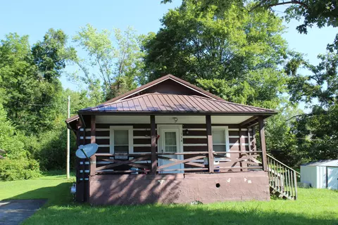 114 Willow St, Middlesboro, KY 40965