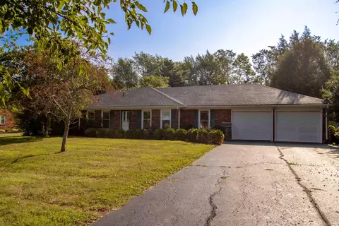 1094 Secretariat Dr, Danville, KY 40422