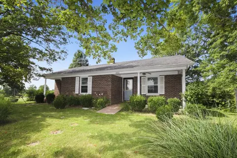 3722 Bardstown Rd, Lawrenceburg, KY 40342