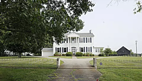 5665 Van Meter Rd, Winchester, KY 40391