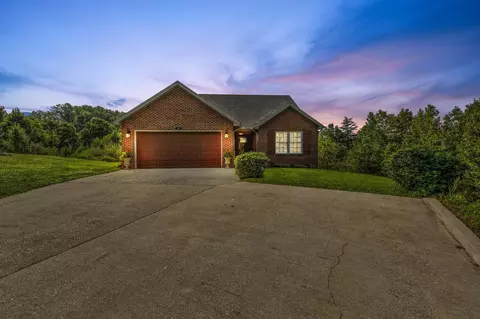 45 Walker Dr, Beattyville, KY 41311