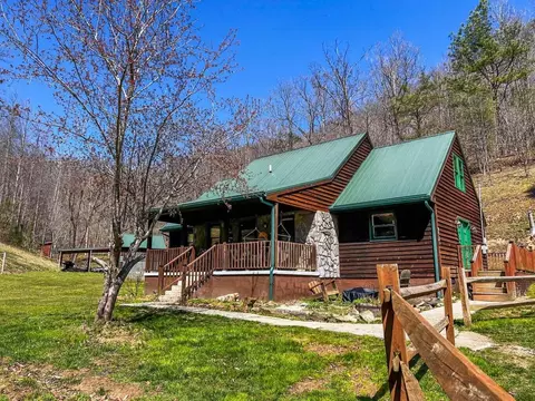 5713 New Paintsville Rd, Salyersville, KY 41465