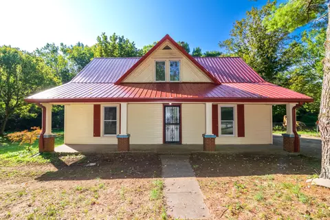 2402 Benson Creek Rd, Lawrenceburg, KY 40342