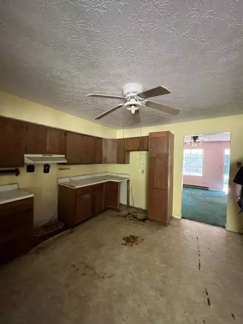 334 Oaklog Crk, Van Lear, KY 41265 photo 4