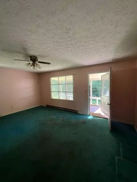 334 Oaklog Crk, Van Lear, KY 41265 photo 5