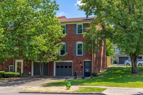 3216 Kirklevington Dr, Lexington, KY 40517