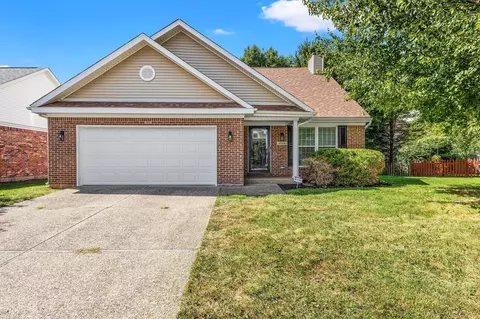 4604 Oak Pointe Dr, Louisville, KY 40245
