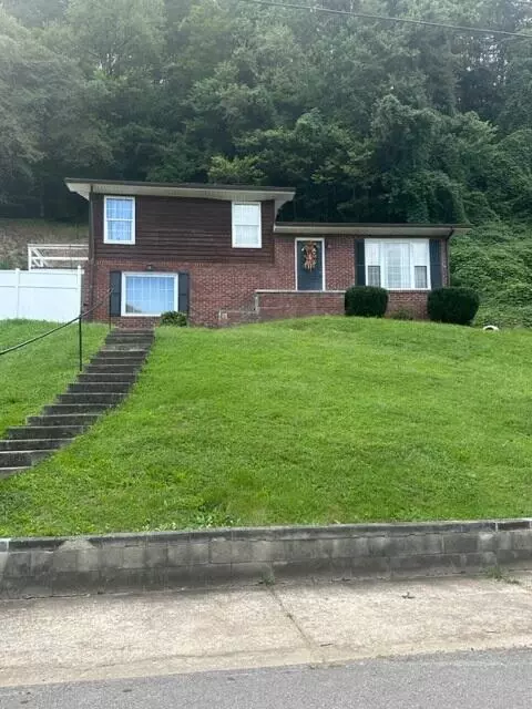 514 Cracker Bottom Rd, Martin, KY 41649