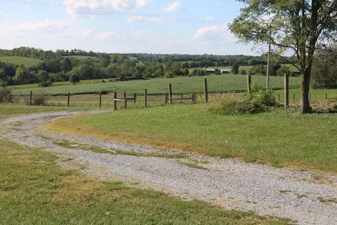 2095 Mt Sterling Rd, Flemingsburg, KY 41041