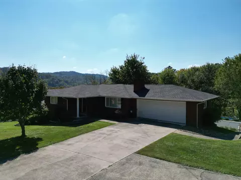 1414 Sherwood Dr, Corbin, KY 40701