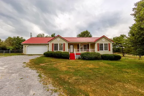 714 Paper Mill Rd, Lancaster, KY 40444