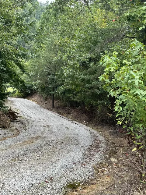 9999 Baker Cemetary Rd, Barbourville, KY 40906